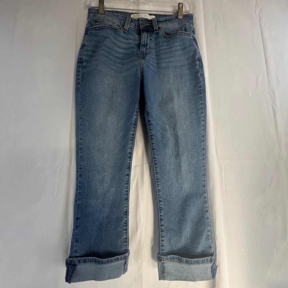 Signature by Levi Strauss Gold Mid Rise Capri Jeans Medium Wash Blue Size 6 W28